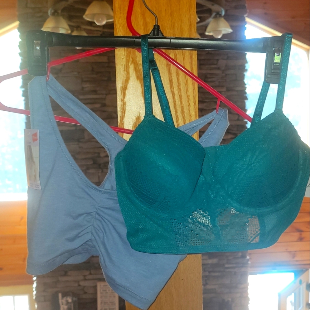 💰⏳️2 bras Auden 34A and medium Hanes sport bra NWT